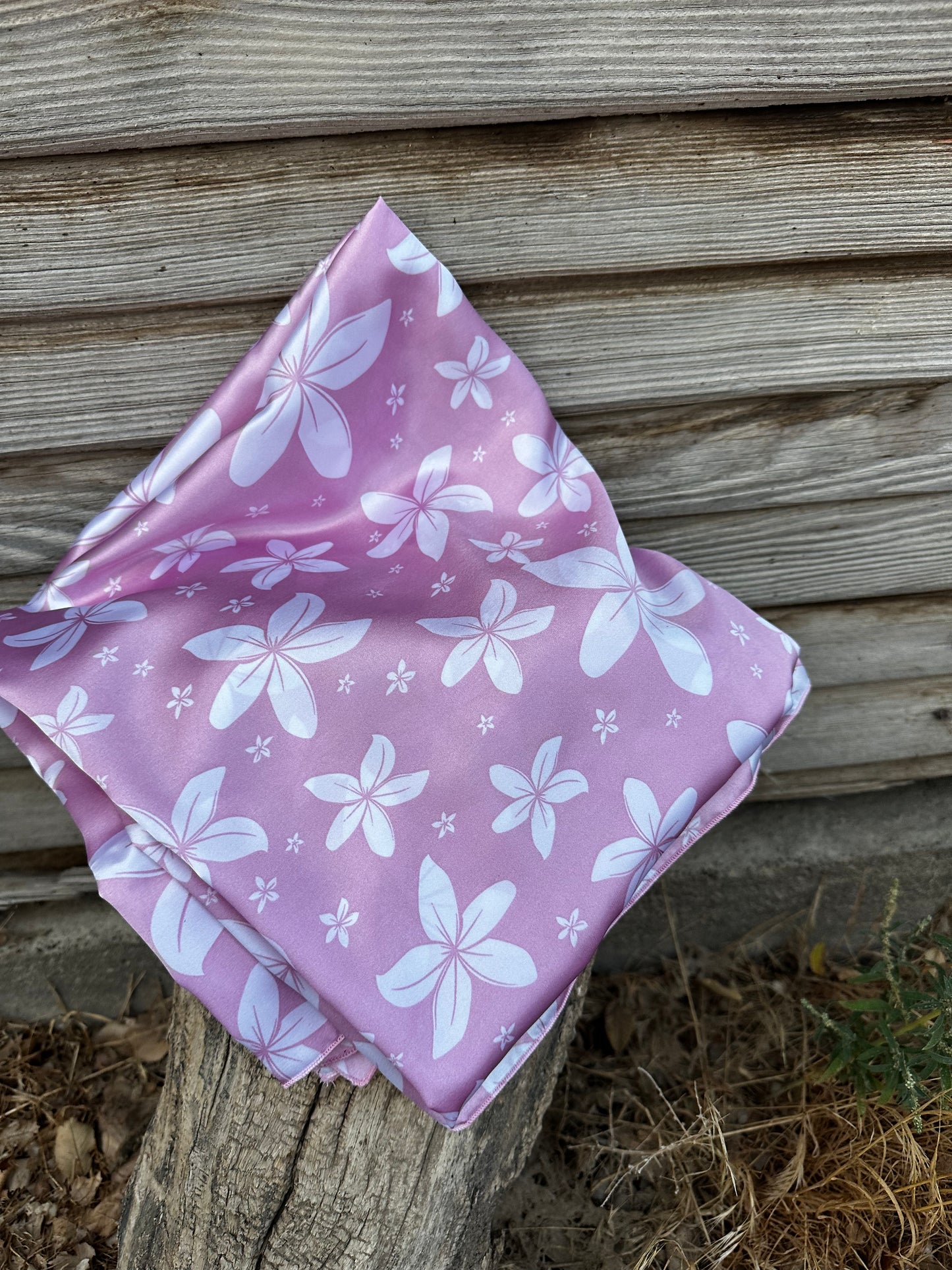 Pink flower Wild rag